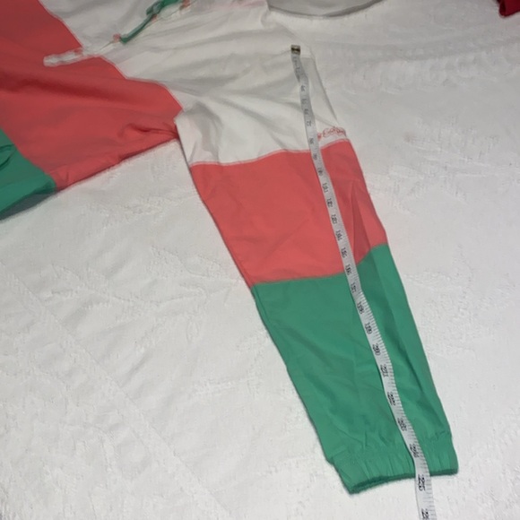 Columbia PFG Women's M White Green Pink Striped Pullover Hooded Windbreaker - Picture 14 of 16
